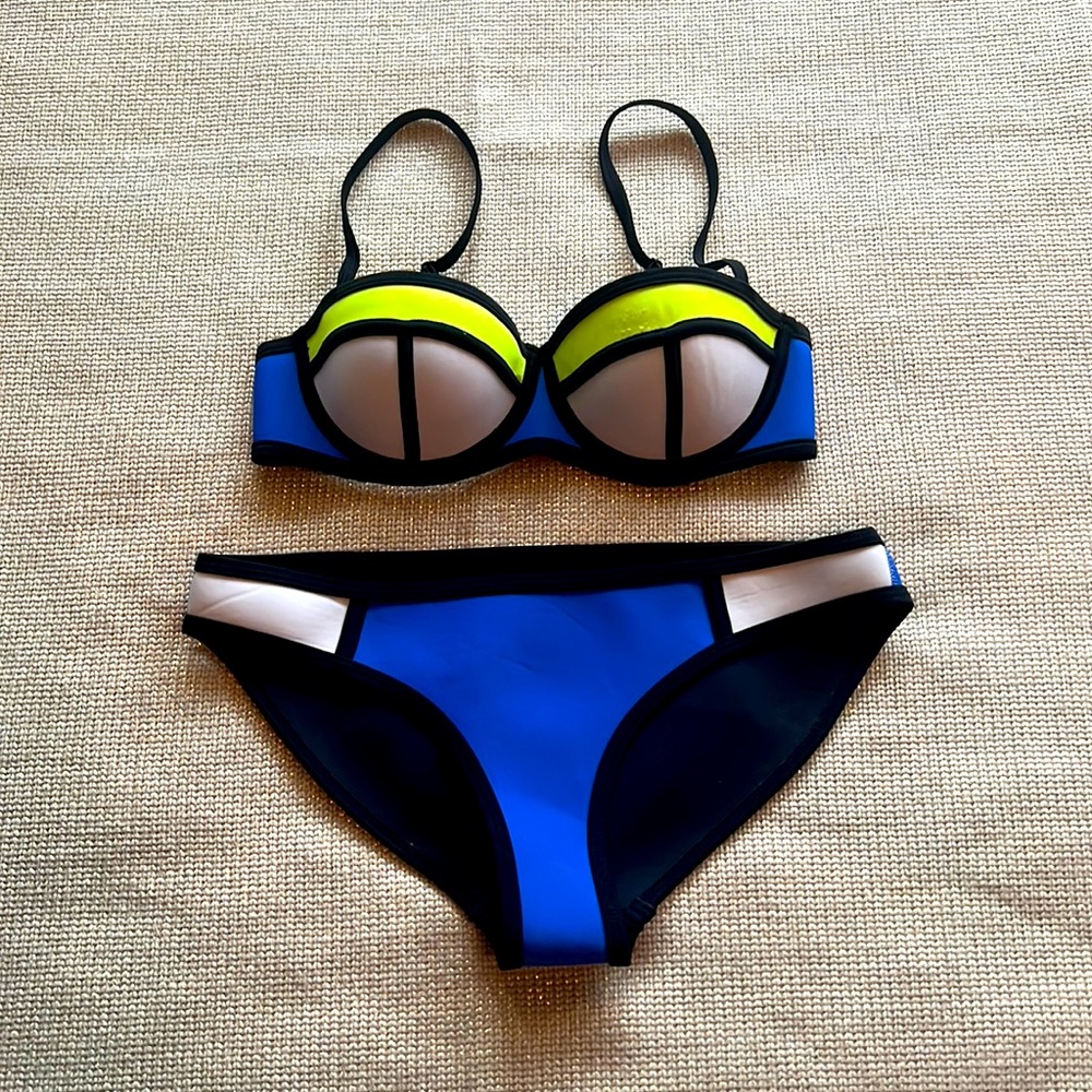 2 piece TRIANGLE swimsuit